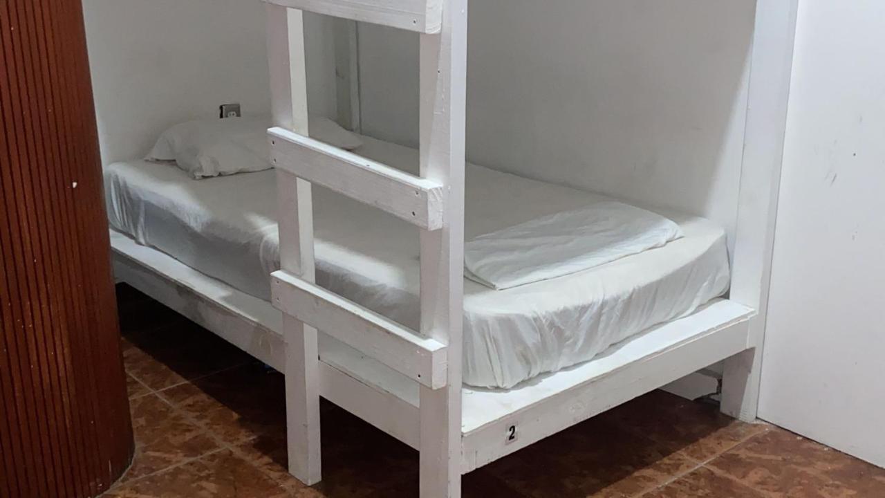 Beach Dorms San Juan Bagian luar foto