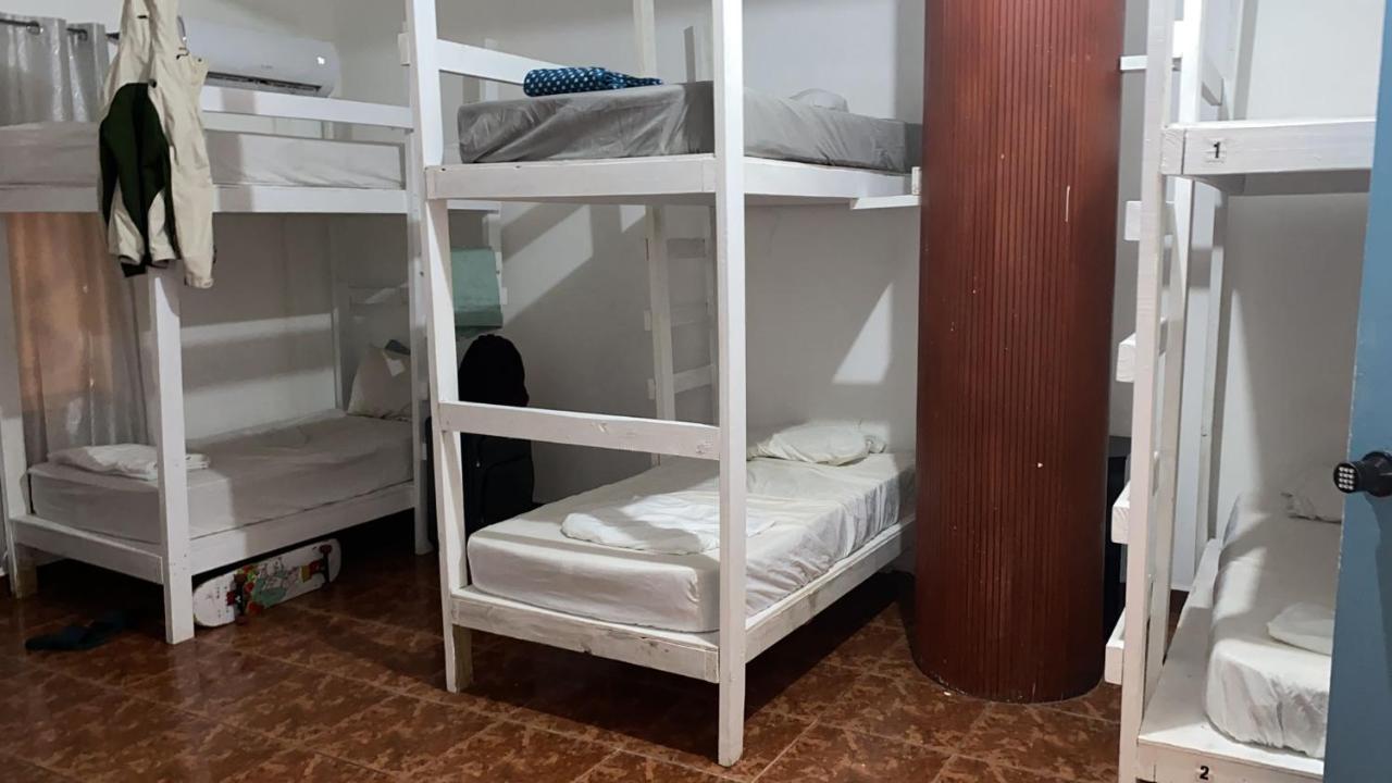 Beach Dorms San Juan Bagian luar foto