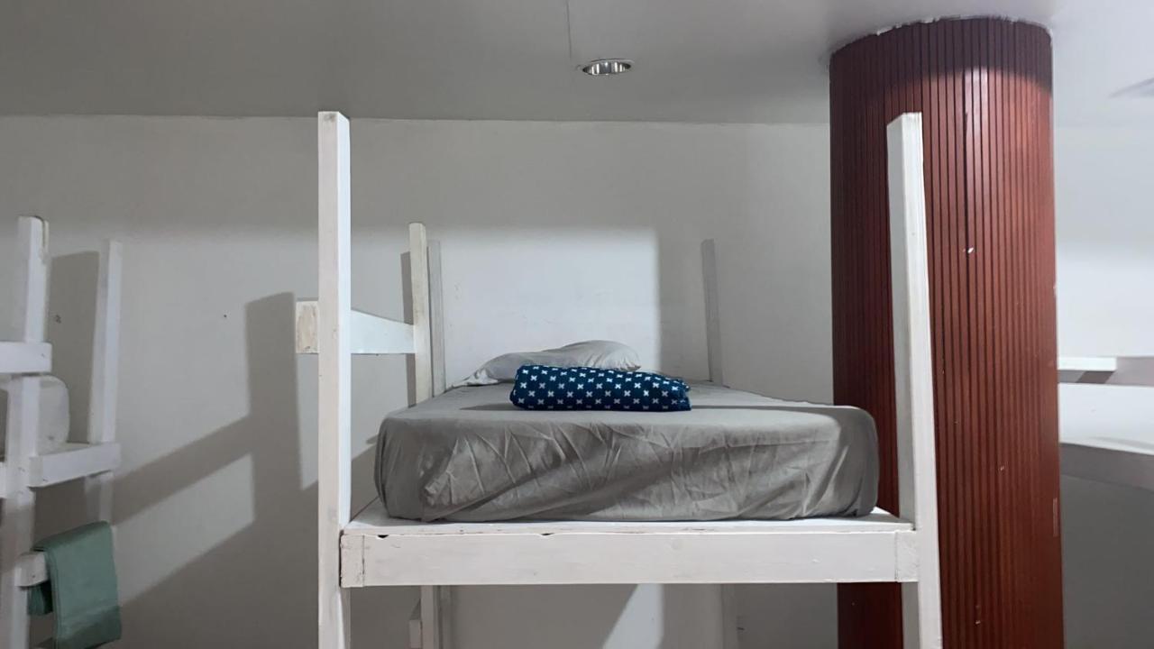 Beach Dorms San Juan Bagian luar foto