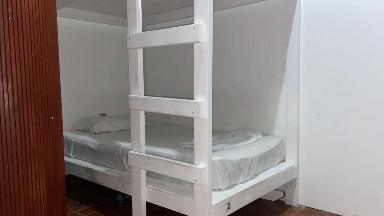 Beach Dorms San Juan Bagian luar foto